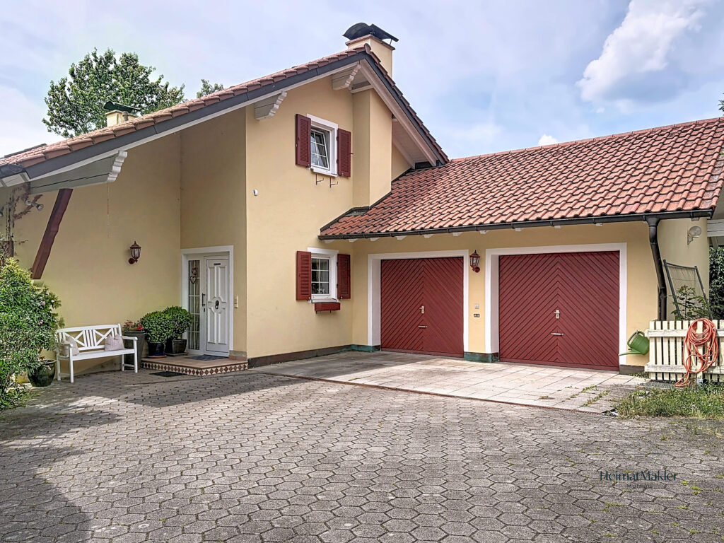 Gepflegter Bestand, gestaltbare Zukunft, Wohnhaus mit Panoramablick