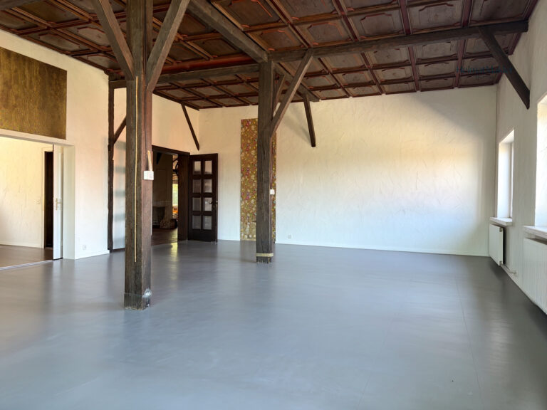 Landloft in der ehemaligen Tenne, Historische Hofstelle am Riegsee, Bild 7