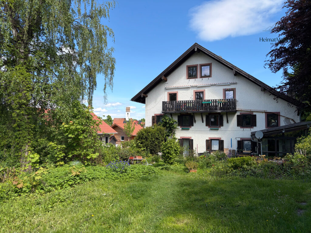 Historische Hofstelle am Riegsee bei Murnau, Mehrfamilienhaus mit acht Wohnungen